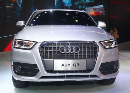 2013款?yuàn)W迪Q335 TFSI quattro 豪華版