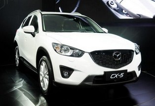 2013款馬自達(dá)CX-52.0L 自動四驅(qū)尊貴版